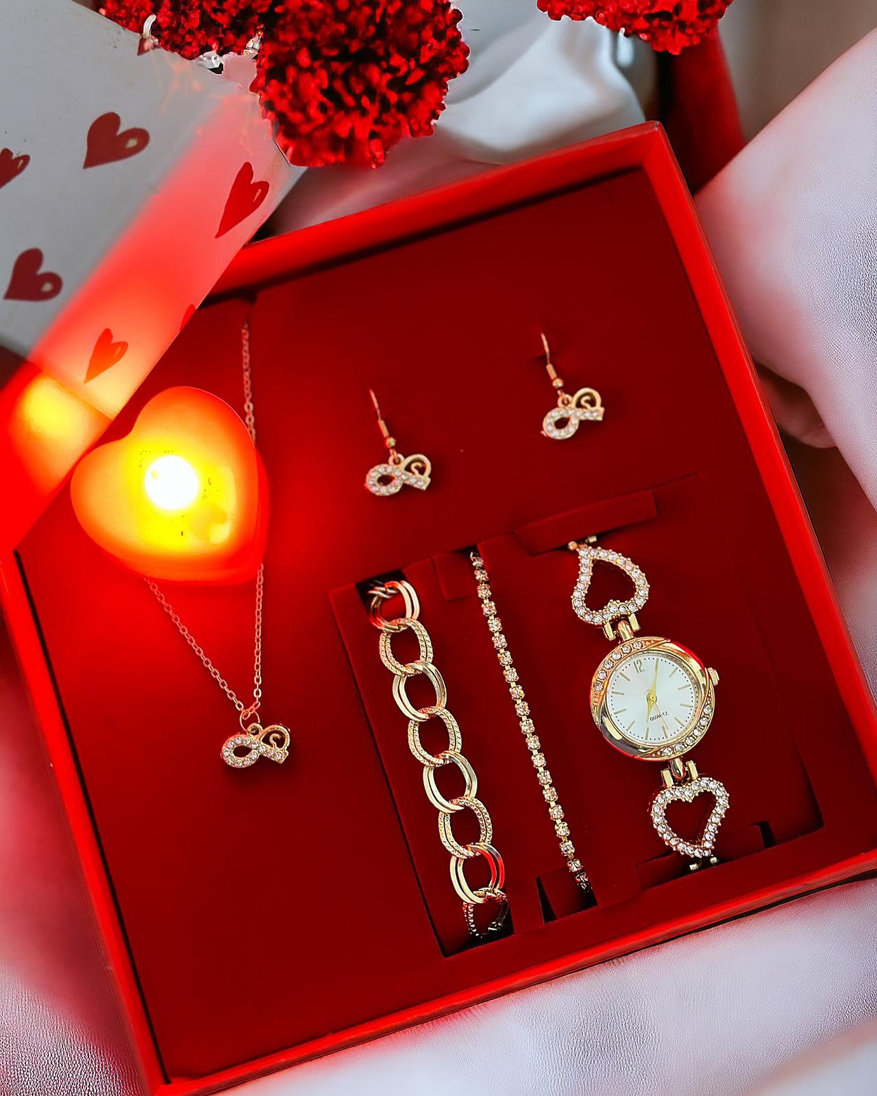 Gold Taşlı Saat Bileklik Kolye ve Küpe Hediyeli Kare Set Kutu